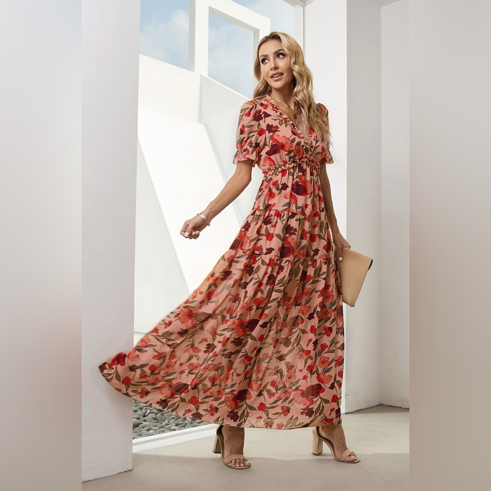 Floral Print Maxi Dress in black - Picture 6 of 10